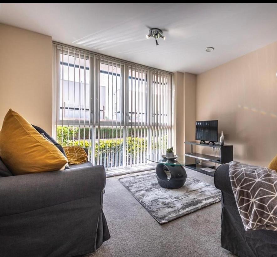 Stylish 2 Bedroom Apartment-Short Term Lets & Serviced Accomodation Reading Dış mekan fotoğraf
