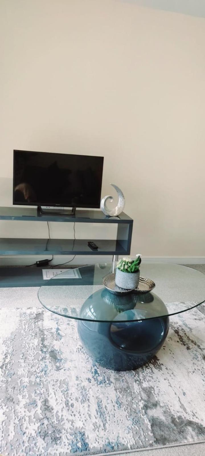 Stylish 2 Bedroom Apartment-Short Term Lets & Serviced Accomodation Reading Dış mekan fotoğraf