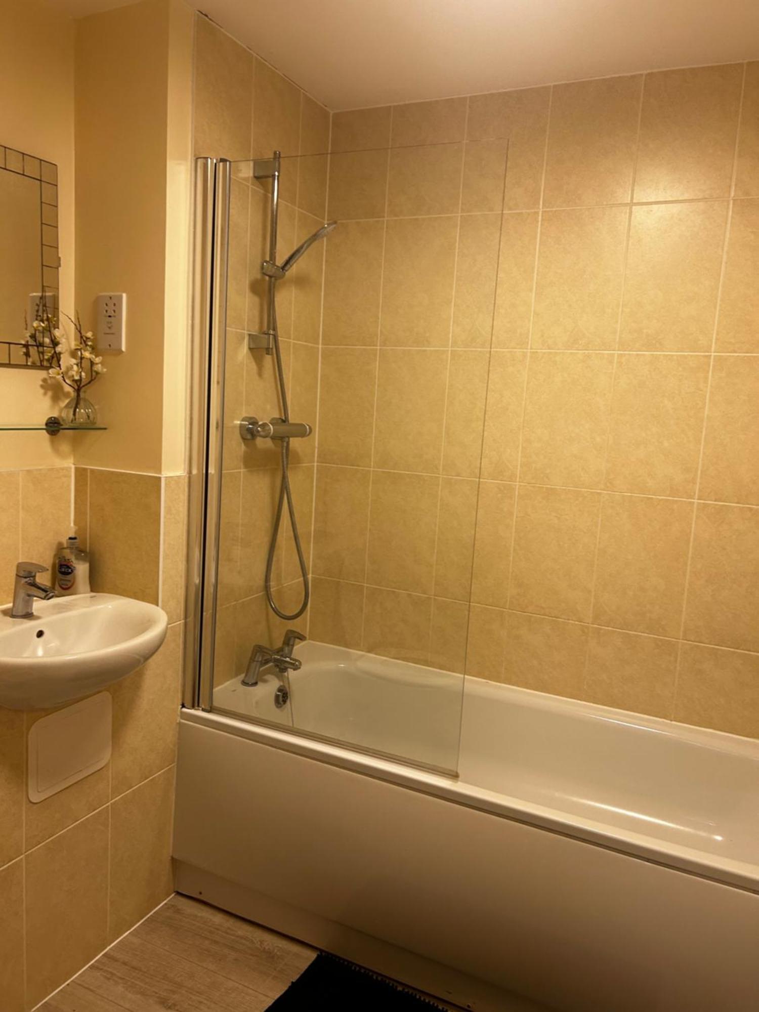 Stylish 2 Bedroom Apartment-Short Term Lets & Serviced Accomodation Reading Dış mekan fotoğraf
